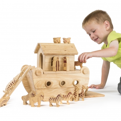 Wooden junior Noah's ark playset with natural wood characters