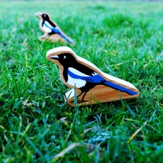 Wooden black & white magpie toy